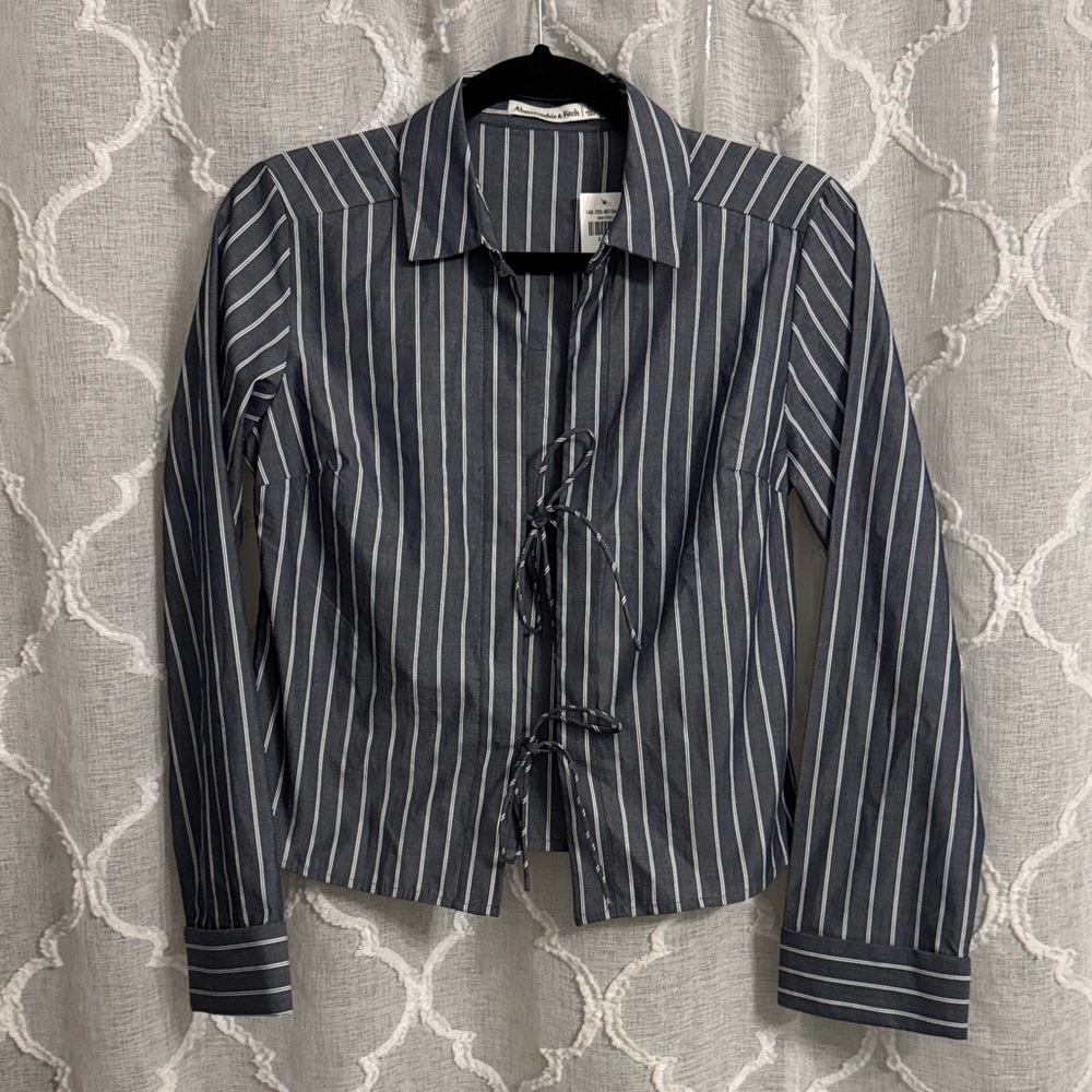 NWT Abercrombie & Fitch Navy Striped Shirt
